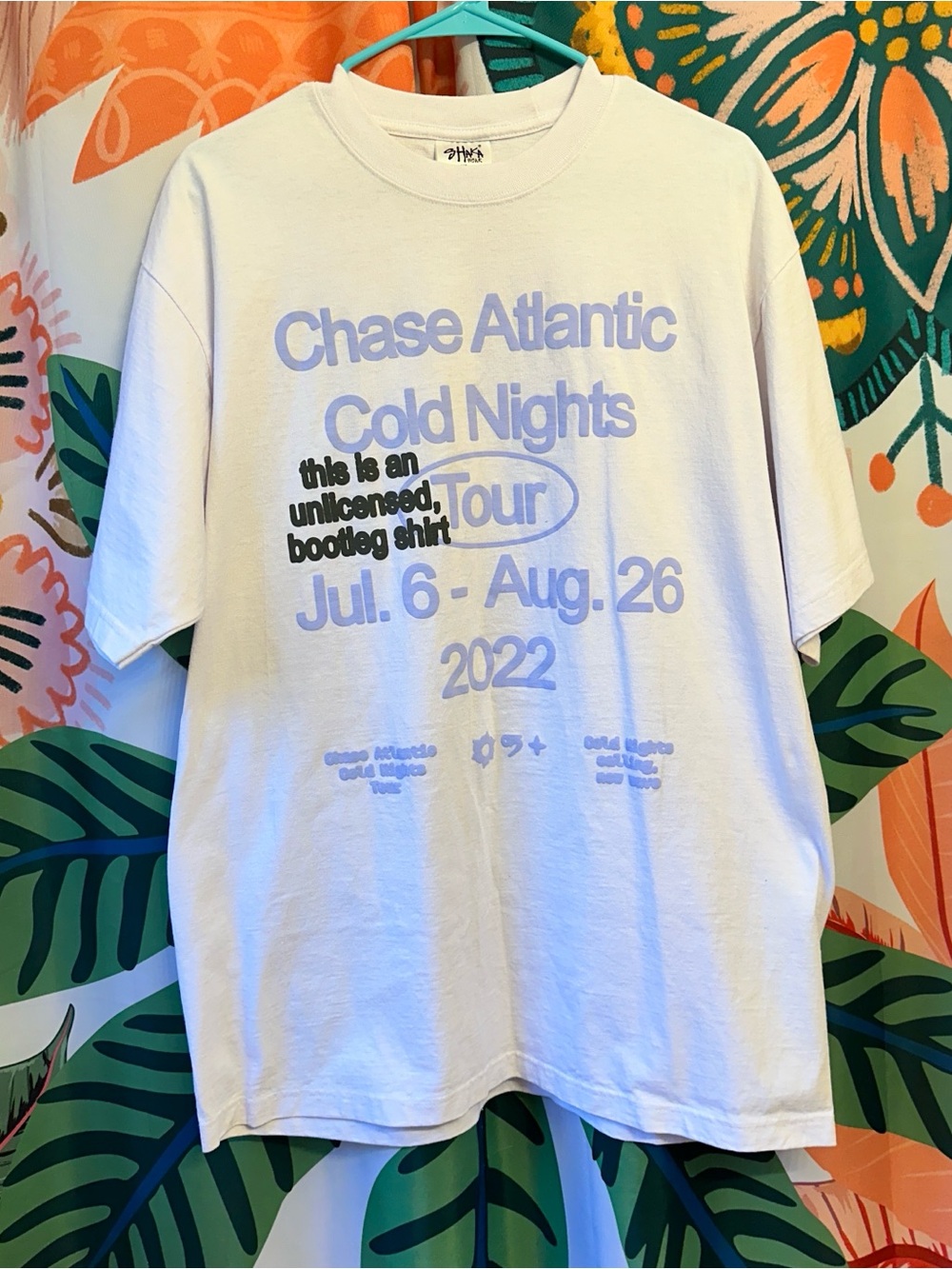 Chase Atlantic Cold Nights Tour 2022 Unisex T-shirt XL Shaka Wear